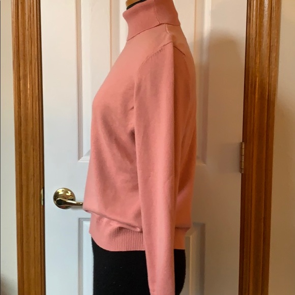 Van Heusen turtleneck medium sweater - Picture 5 of 8
